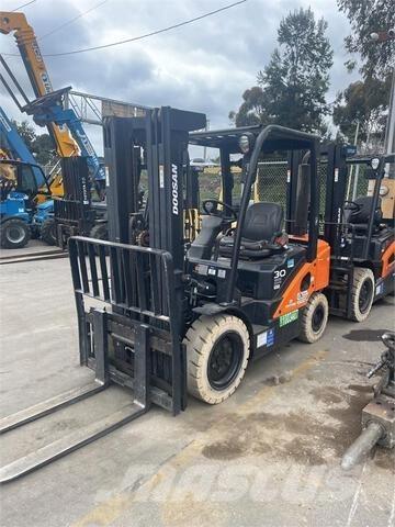 Doosan D30S7 Šakiniai krautuvai - Kita