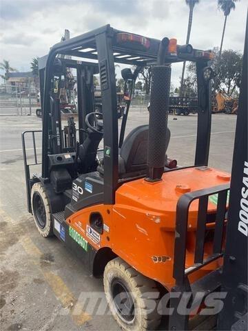 Doosan D30S7 Šakiniai krautuvai - Kita