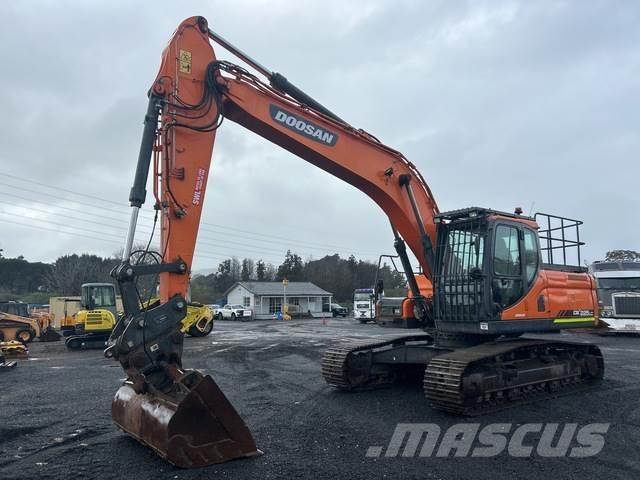 Doosan DX225LC Vikšriniai ekskavatoriai