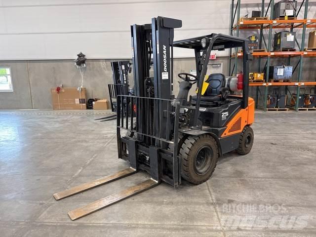 Doosan G25N-7 Statyba - Kita