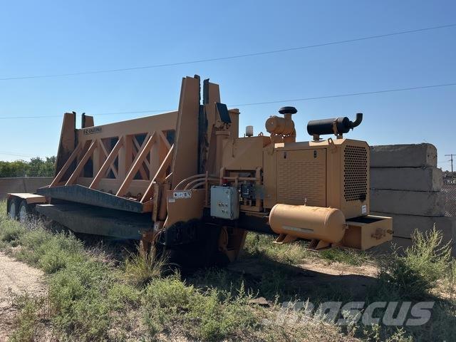  E-Z Crusher Varikliai ir pavaros