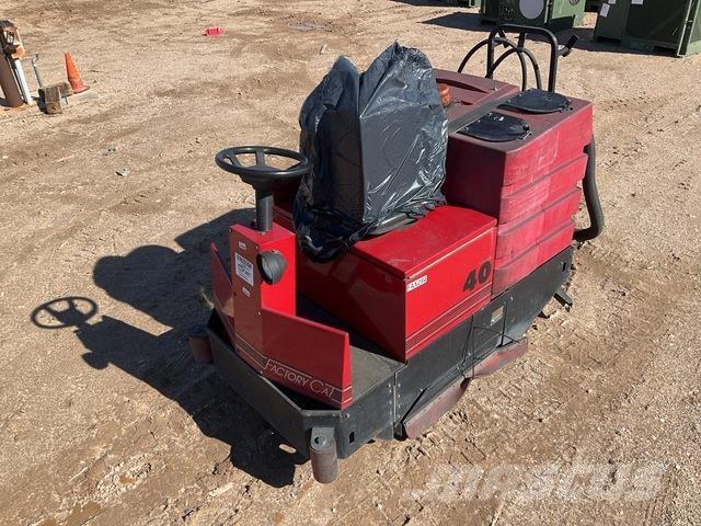 Factory Cat  Vidaus šluotos