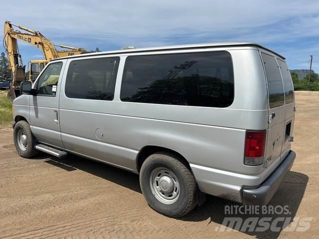 Ford E-150 Lengvieji automobiliai