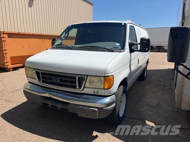 Ford E-150 Krovininiai furgonai