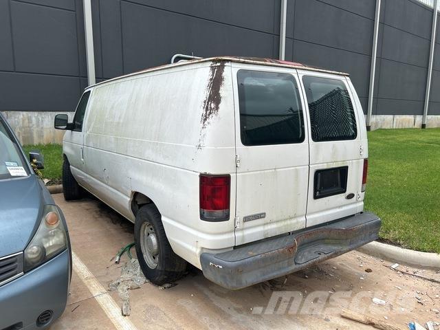 Ford E-150 Krovininiai furgonai