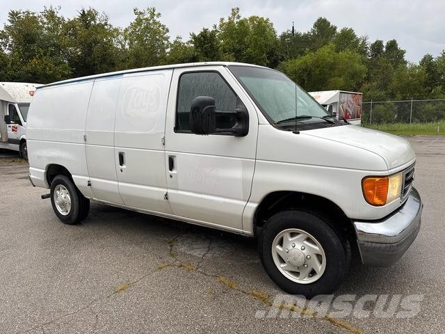 Ford E-150 Krovininiai furgonai