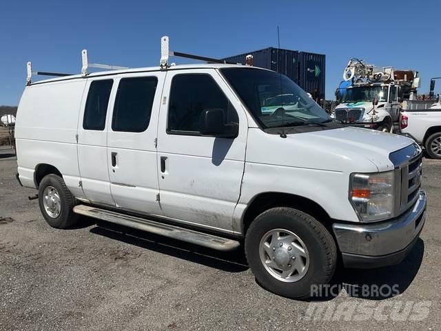 Ford E-250 Krovininiai furgonai