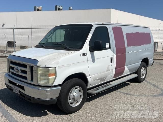 Ford E-250 Krovininiai furgonai