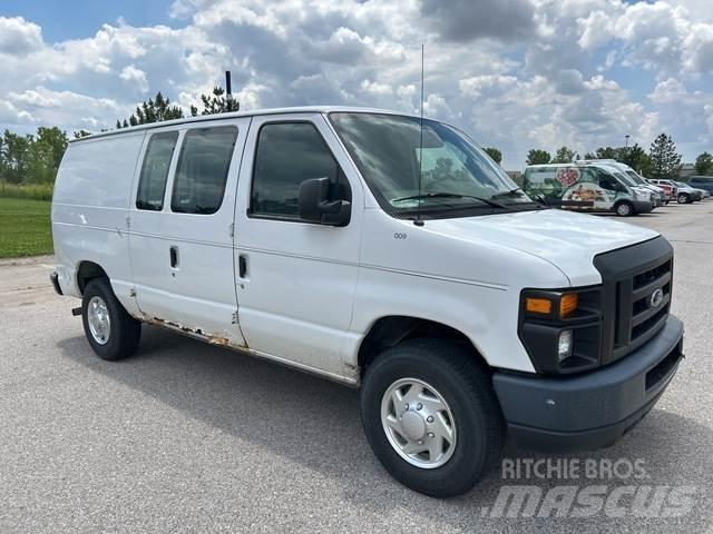 Ford E-250 Krovininiai furgonai