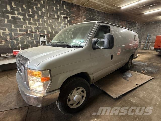 Ford E-250 Krovininiai furgonai
