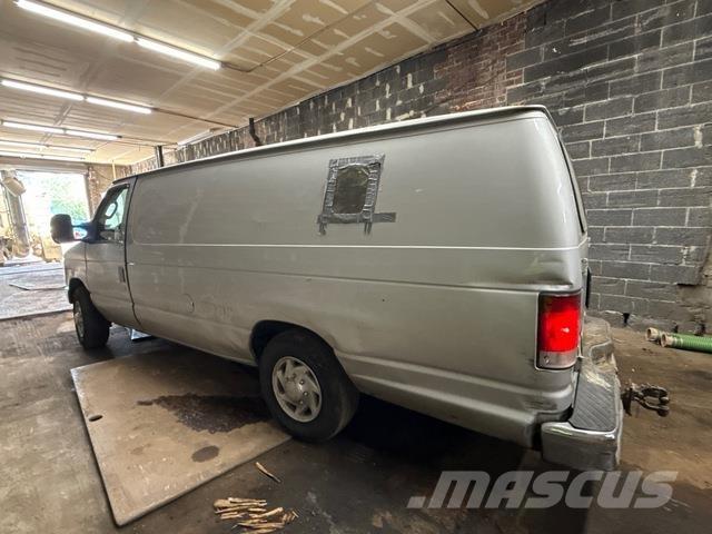 Ford E-250 Krovininiai furgonai