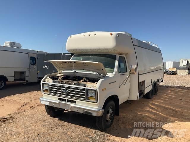 Ford E-350 Krovininiai furgonai
