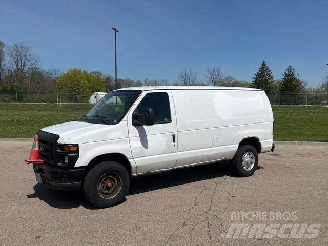 Ford E-350 Krovininiai furgonai