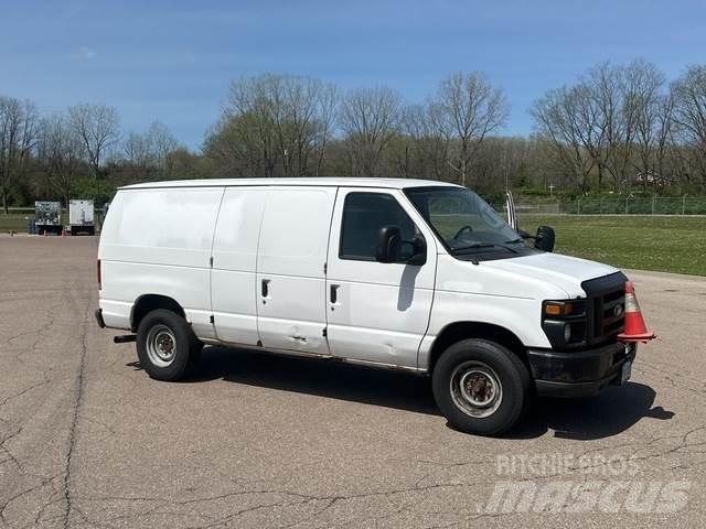 Ford E-350 Krovininiai furgonai