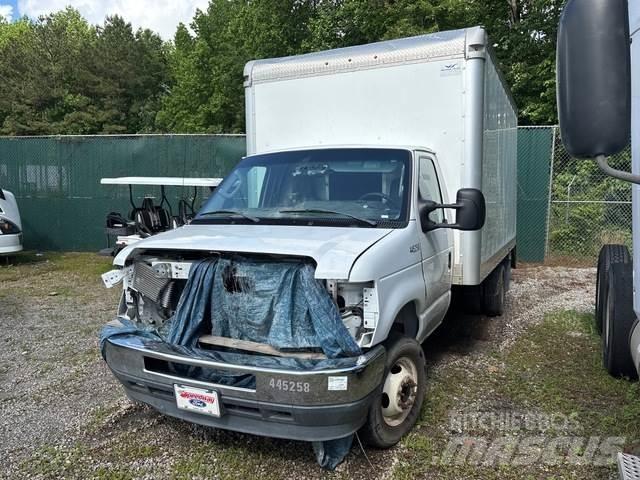 Ford E-350 Sunkvežimiai su dengtu kėbulu