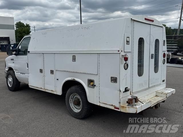 Ford E-350 Pikapai / Bortiniai sunkvežimiai
