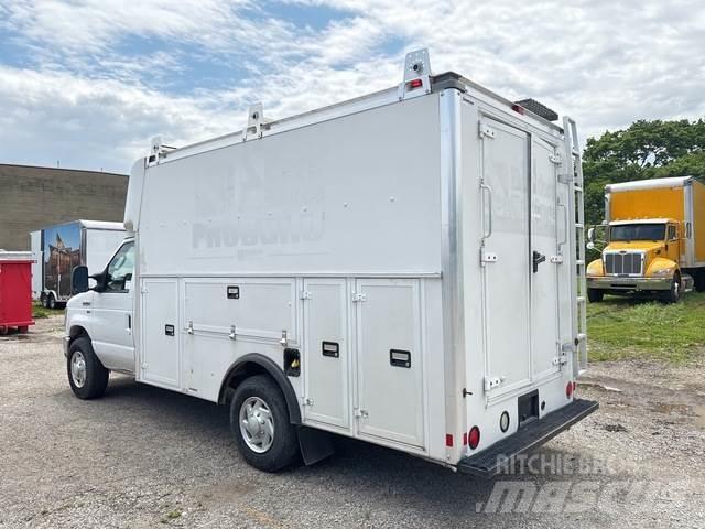 Ford E-350 Krovininiai furgonai