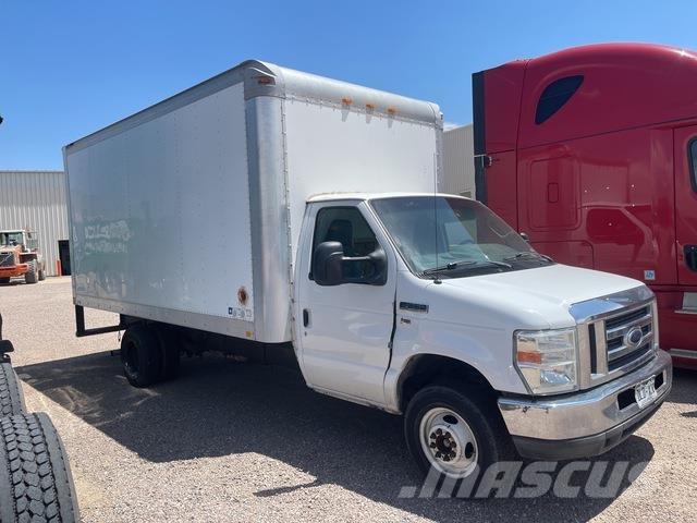 Ford E-350 Sunkvežimiai su dengtu kėbulu