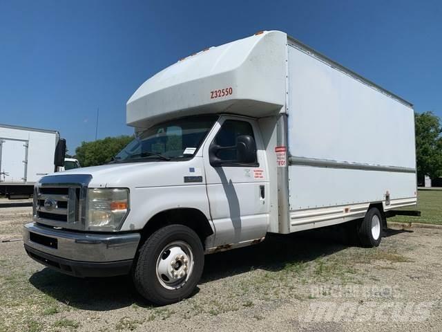 Ford E-350 Sunkvežimiai su dengtu kėbulu