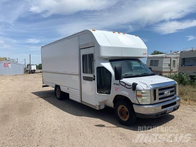 Ford E-350 Sunkvežimiai su dengtu kėbulu