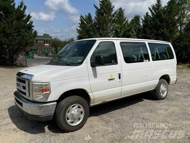 Ford E-350 Mikroautobusai