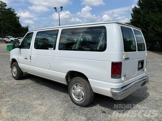 Ford E-350 Mikroautobusai