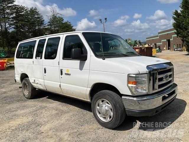 Ford E-350 Mikroautobusai
