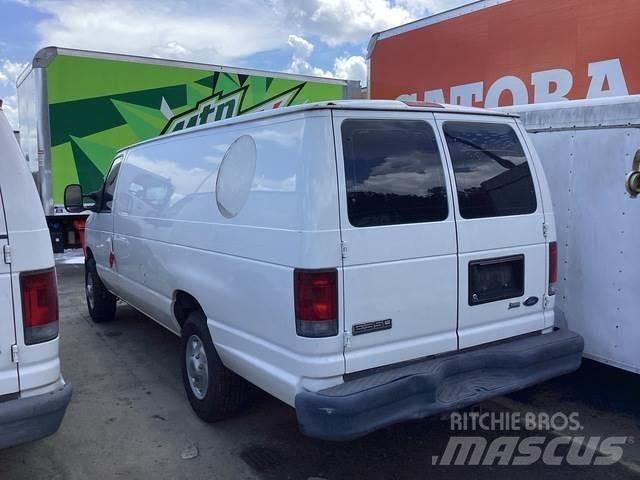Ford E-350 Krovininiai furgonai