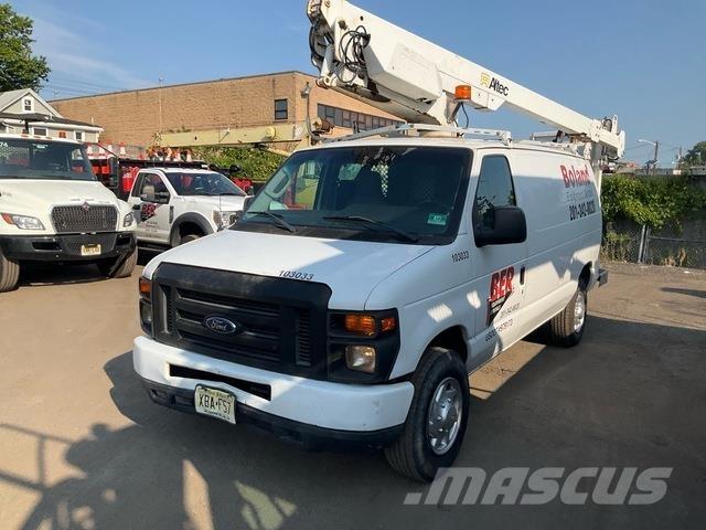 Ford E-350 Ant vilkikų montuojamos kėlimo platformos
