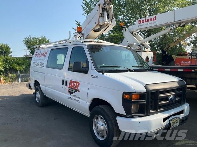 Ford E-350 Ant vilkikų montuojamos kėlimo platformos