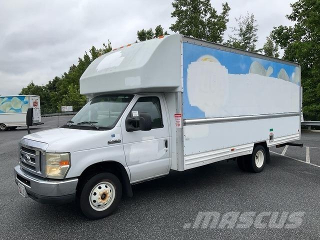 Ford E-350 Sunkvežimiai su dengtu kėbulu