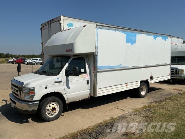 Ford E-350 Sunkvežimiai su dengtu kėbulu