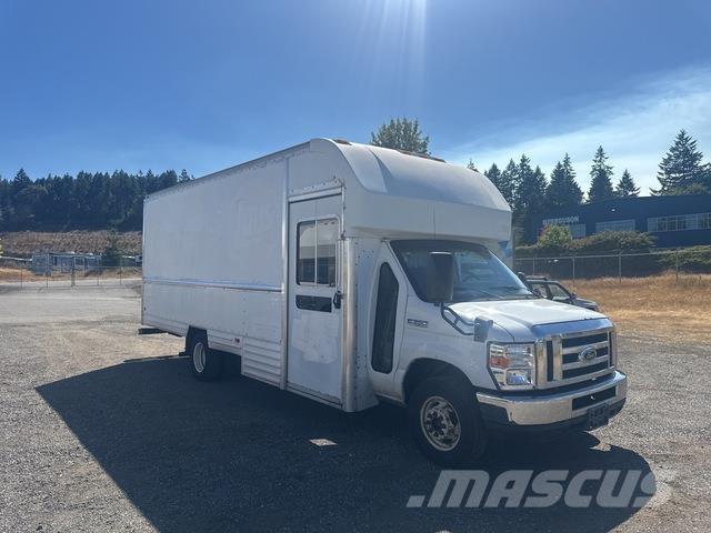 Ford E-350 Sunkvežimiai su dengtu kėbulu