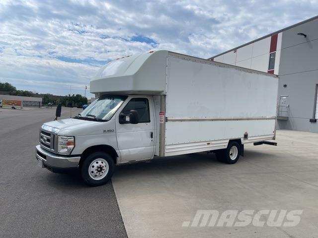 Ford E-350 Sunkvežimiai su dengtu kėbulu