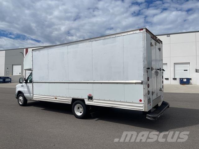 Ford E-350 Sunkvežimiai su dengtu kėbulu