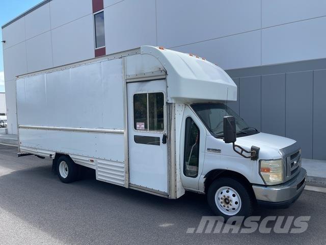 Ford E-350 Sunkvežimiai su dengtu kėbulu