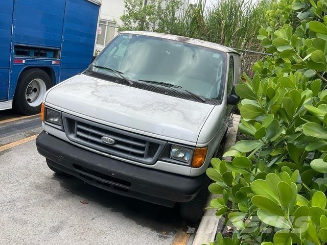 Ford E-350 Krovininiai furgonai