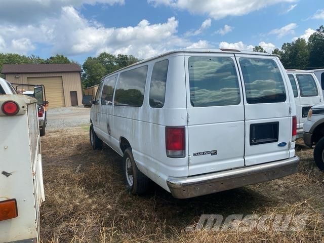 Ford E-350 Lengvieji automobiliai