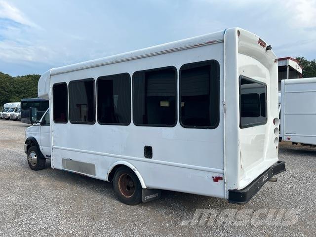 Ford E-350 Mikroautobusai