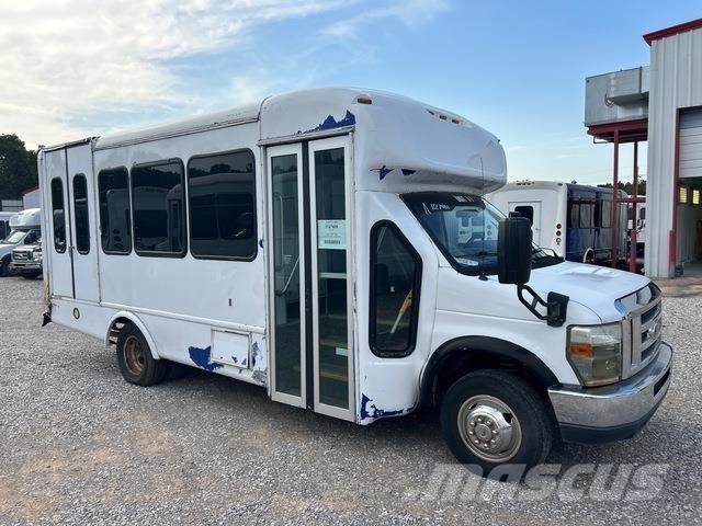 Ford E-350 Mikroautobusai