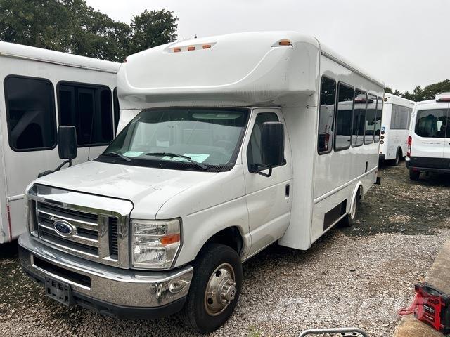 Ford E-350 Mikroautobusai