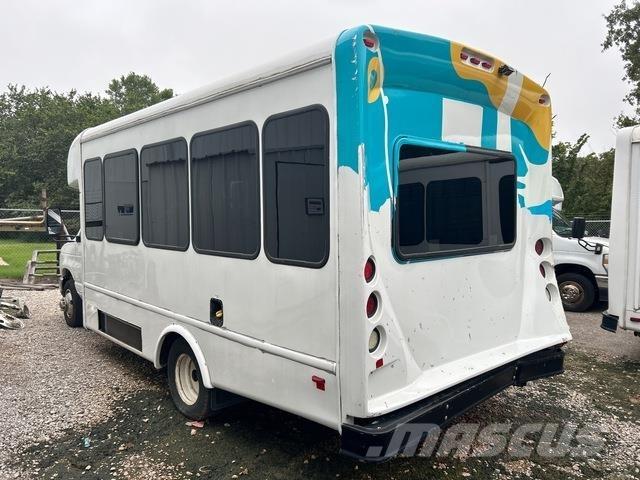Ford E-350 Mikroautobusai