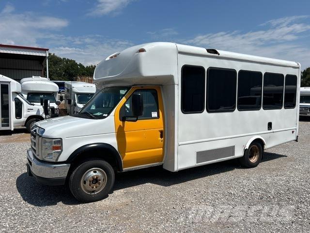 Ford E-350 Mikroautobusai