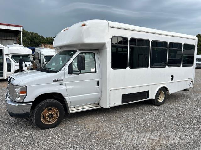 Ford E-350 Mikroautobusai