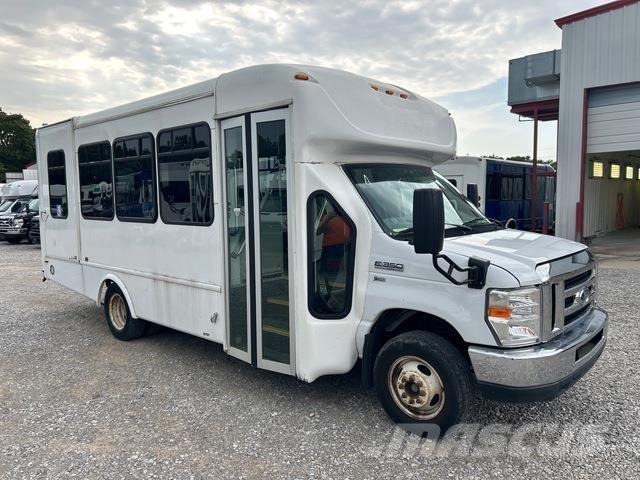 Ford E-350 Mikroautobusai