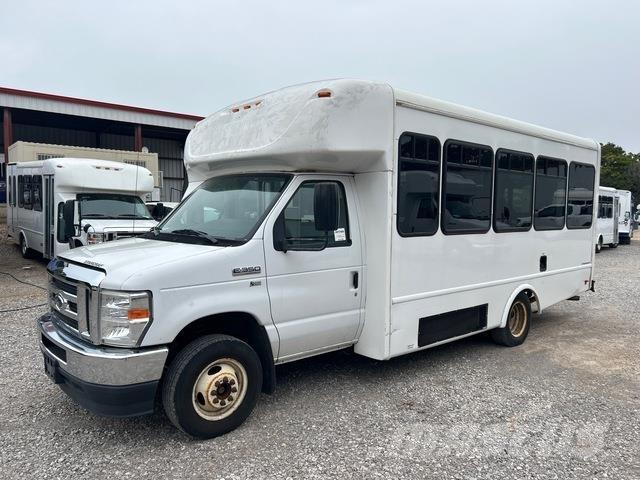 Ford E-350 Mikroautobusai
