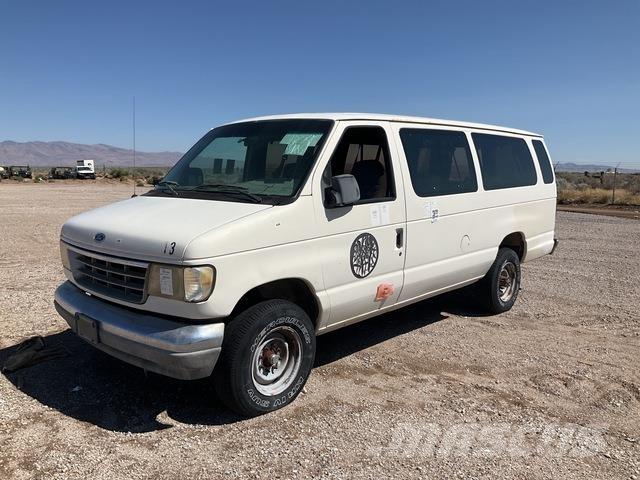 Ford E-350 Lengvieji automobiliai