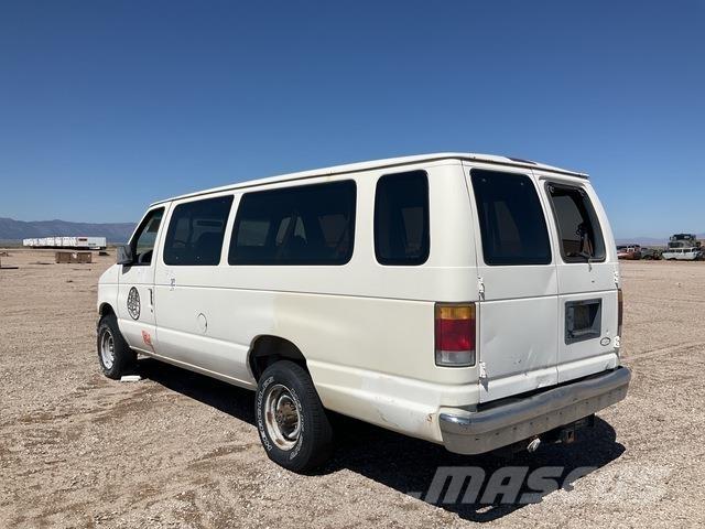 Ford E-350 Lengvieji automobiliai