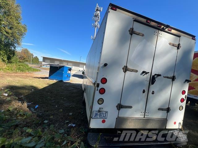 Ford E-350 Sunkvežimiai su dengtu kėbulu