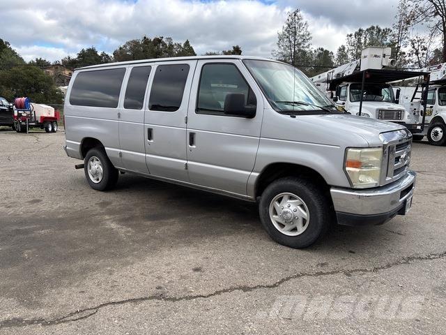 Ford E-350 Lengvieji automobiliai